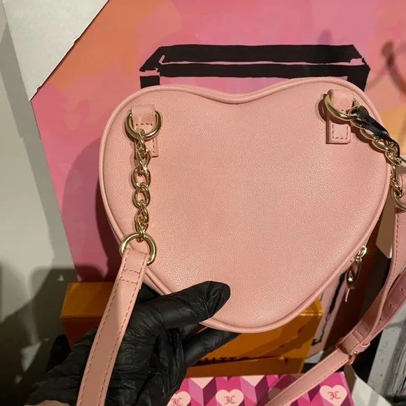 Juicy Couture Faux Fur Heart Crossbody Bag and Card Holder Gift Set - Picture 4 of 6